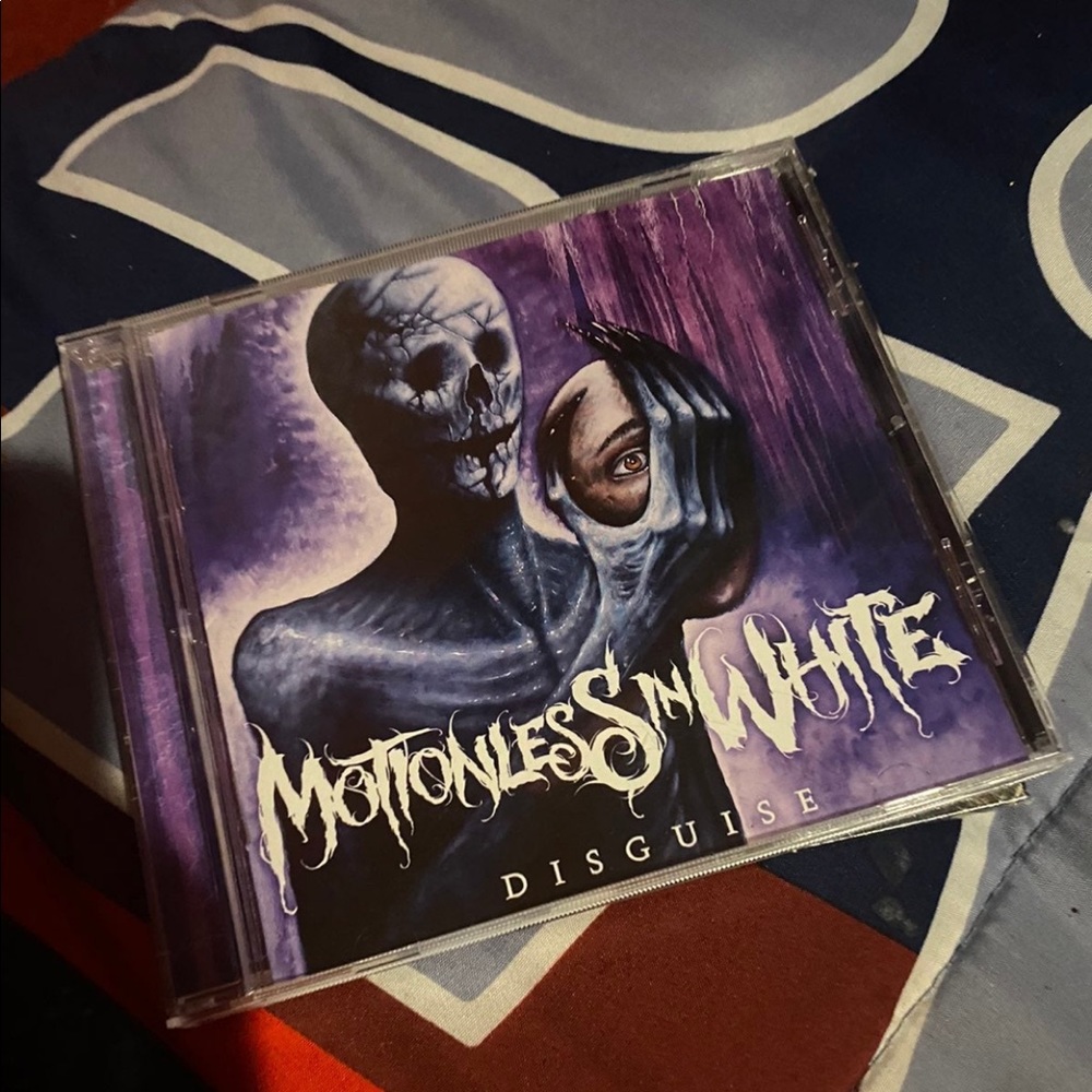 Motionless In White :: “Disguise” CD